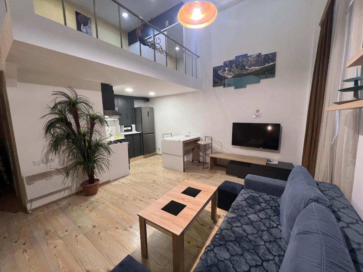 Dublex Apartment In Yerevan Komitas D1 Esterno foto